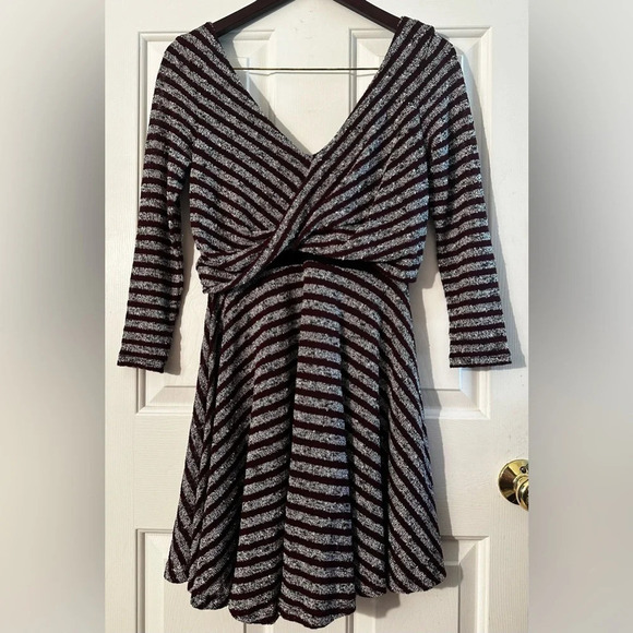 FREE PEOPLE S Maverick Knit Gray Eggplant Stripe Wrap Lined Skater Dress V Neck - Picture 4 of 14